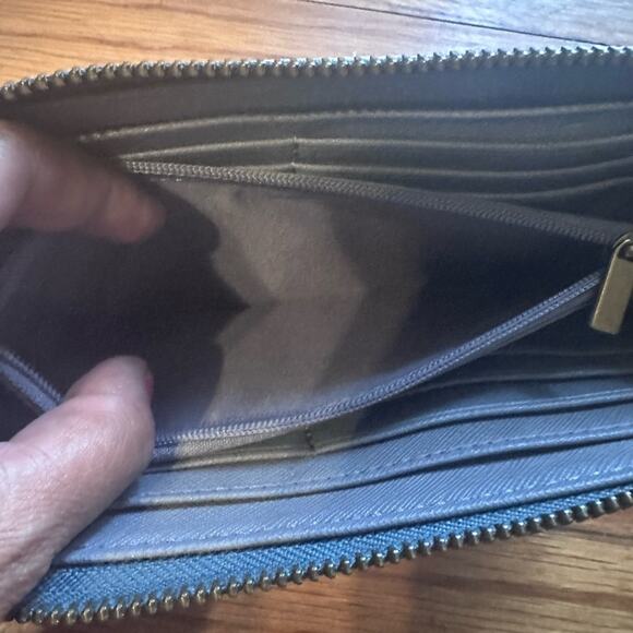 Fossil Green Jori Zip Clutch - Picture 10 of 11